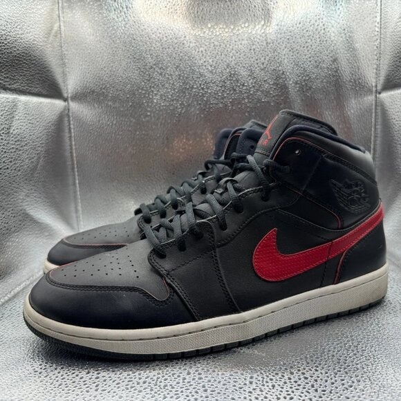 Size 11 Nike Air Jordan 1 Retro Mid Black Red Bred Mens Sneaker Shoes 554724-009 main image 4